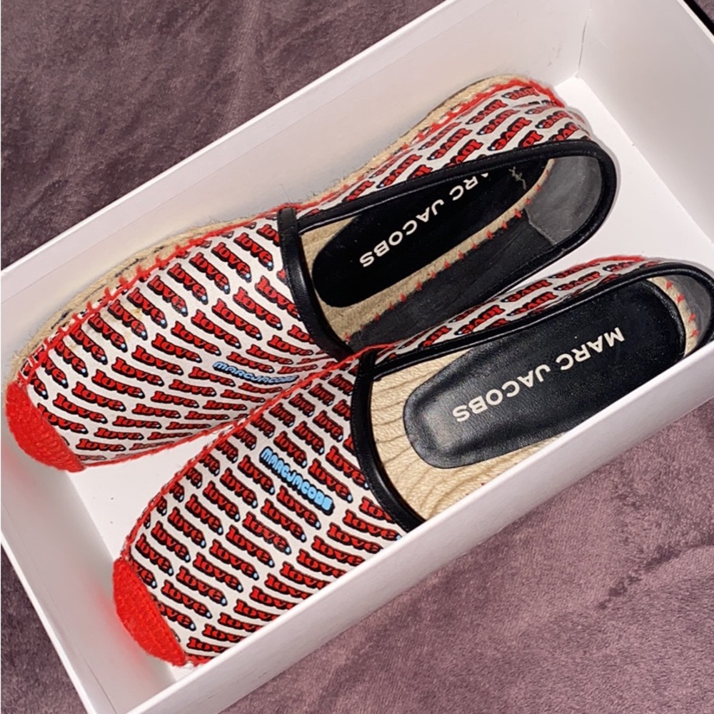 Nice designer Marc Jacob loafers for Women. Great for fall fashion collection.